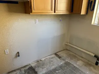 Drywall y taper finishing