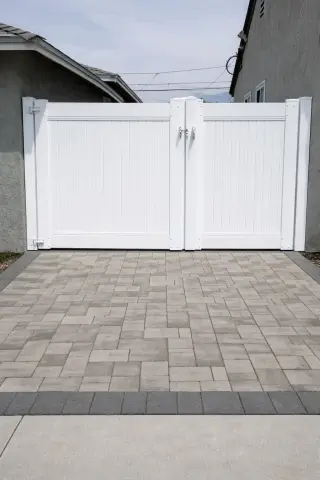 Vinyl Land Fencing Installer