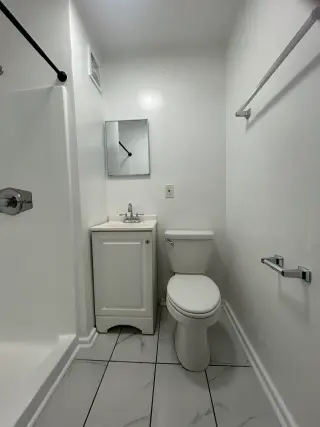 Renovated Studio Near DTLA + Gated Parking