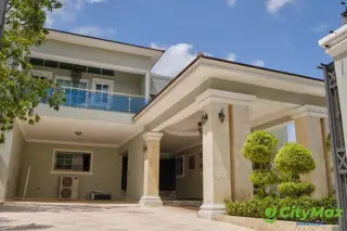 Mansión de Lujo en Venta o Alquiler en Arroyo Hondo II