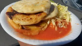 Pupusas ilimitadas de Maiz o Arroz All you can eat pupusas!!!