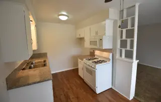 Beautiful Upstairs 1-Bedroom Apartment in Covina