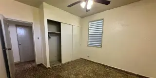 Esta propiedad cuenta con 3 dormitorios y 1 baño.
