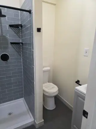 SE RENTA CASITA TRASERA