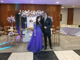 Animador y maestro de ceremonias de matrimonios.
