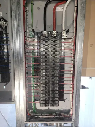 Ofrezco mis servicios de electricista