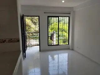 ARRIENDO APARTAMENTO TERCER PISO $800.000