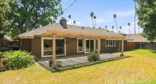 Casa en alquiler de 2 dormitorios y 1 baño en Riverside.
