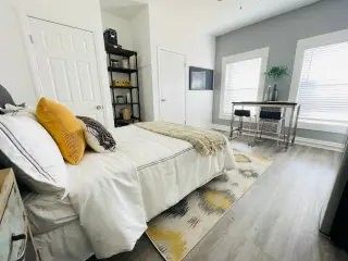 Renovated Studio Near DTLA + Gated Parking