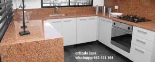GRANITO ROJO BRASILIA: EL COLOR QUE CONVIERTE UNA SUPERFICIE EN PROTAGONISTA