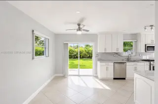 Miami. Esta residencia de 3 dormitorios y 2 baños ofrece
