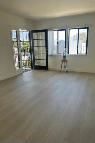 Beautiful upstairs apartment in the heart of Torrance