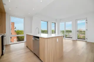 APARTAMENTO DE LUJO EN FRESH MEADOWS CON BALCÓN + ROOFTOP + GYM