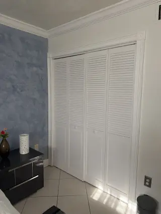 Acogedora Habitación con Cama Queen en Renta