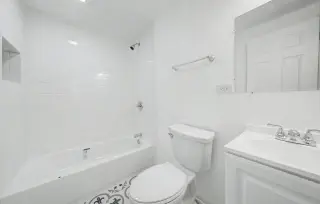 Available 2Bedroom in Chicago