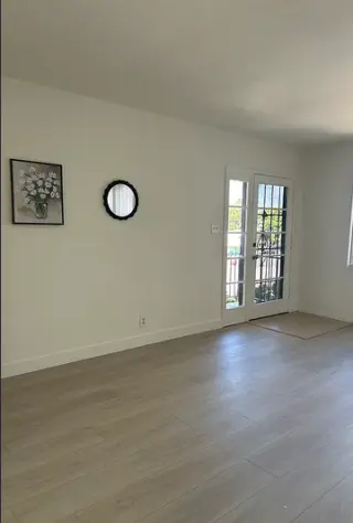 Beautiful upstairs apartment in the heart of Torrance