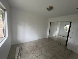 SE RENTA CUARTO