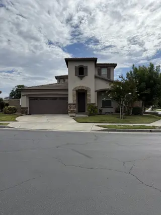 ADU EN RENTA EN HEMET – $1,800 AL MES