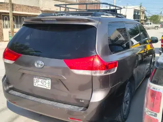 2013 TOYOTA SIENNA LE 3.5