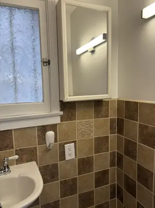 Hermoso Estudio Renovado con Entrada Privada y Vista a la Ciudad