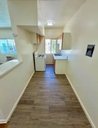 Glendale: 1 recámara, piscina y parking | $1,810/mes