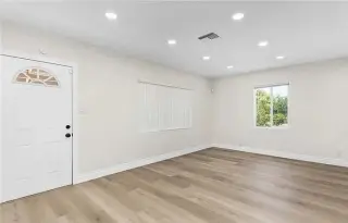 charming 2 bedroom Remodeled