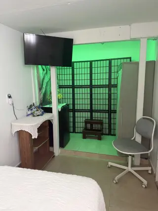 Rento habitacion amoblada