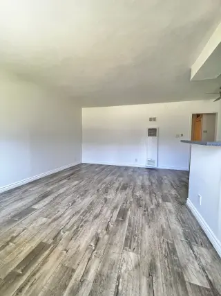 FLEXIBLE LEASE TERMS!!! Fully Renovated 1 Bed / 1 Bath