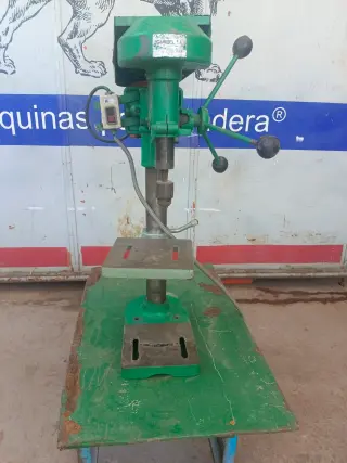 Taladro de banco Helmo ½ HP Broquero 16mmØ