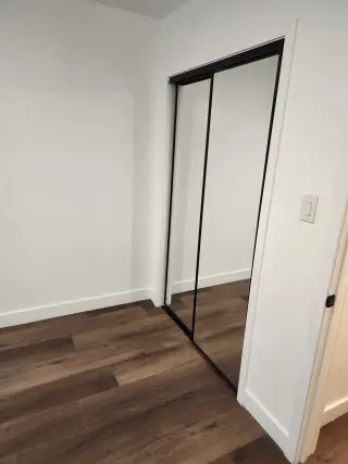 Hermoso Apartamento de 2 Rec / 1 Baño Totalmente Remodelado – Listo para Mudarse
