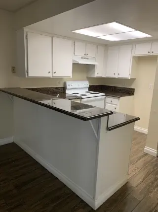 Sunshine Apts
