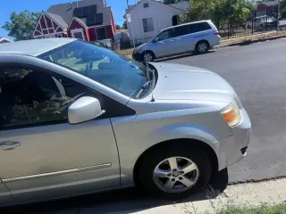 2008 Dodge Grand Caravan SXT - ¡Minivan Familiar Amistosa!