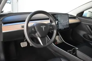 Tesla Model 3 2023 4dr Sedan