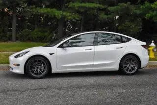 Tesla Model 3 2023 4dr Sedan