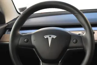 Tesla Model 3 2023 4dr Sedan