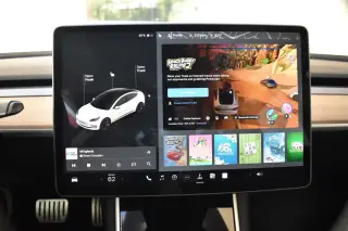 Tesla Model 3 2023 4dr Sedan