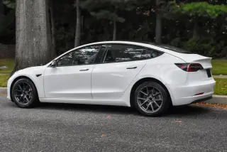 Tesla Model 3 2023 4dr Sedan