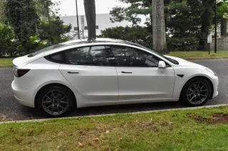 Tesla Model 3 2023 4dr Sedan