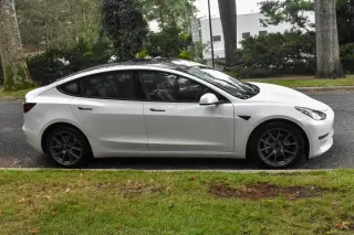Tesla Model 3 2023 4dr Sedan