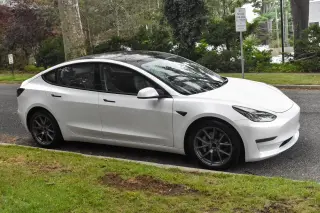 Tesla Model 3 2023 4dr Sedan