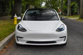 Tesla Model 3 2023 4dr Sedan