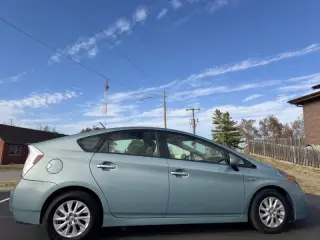 2013 Toyota Prius Plug-in Hybrid Advanced