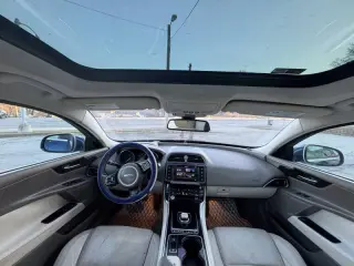 2017 Jaguar XE 35t Prestige