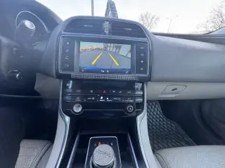 2017 Jaguar XE 35t Prestige