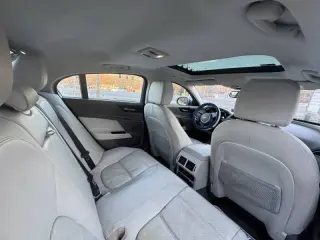 2017 Jaguar XE 35t Prestige