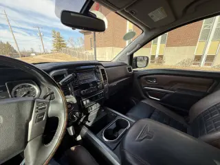 2017 Nissan Titan Platinum Reserve