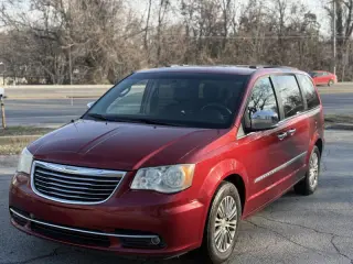2014 Chrysler Town and Country Touring-L