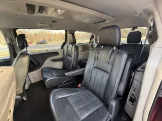 2014 Chrysler Town and Country Touring-L