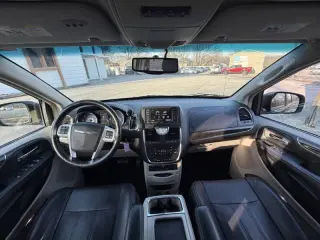 2014 Chrysler Town and Country Touring-L