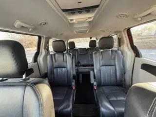 2014 Chrysler Town and Country Touring-L